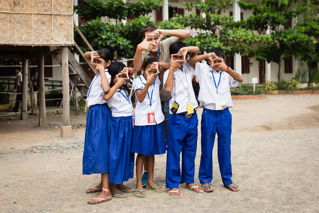 Régis and his class during his photograph workshop for children