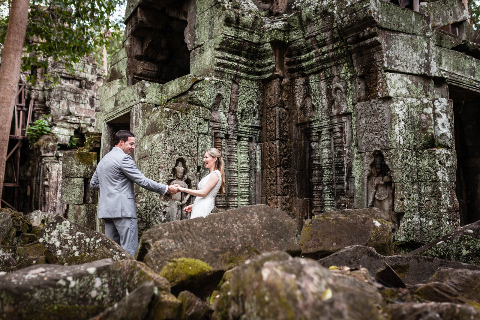 Wedding photography in Angkor