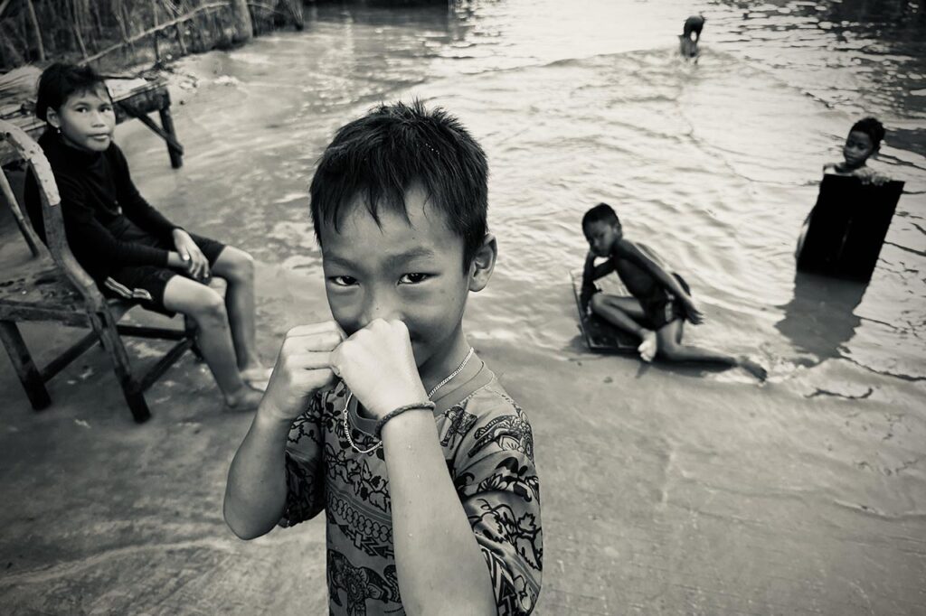 Smartphone photography, kids playing in the water